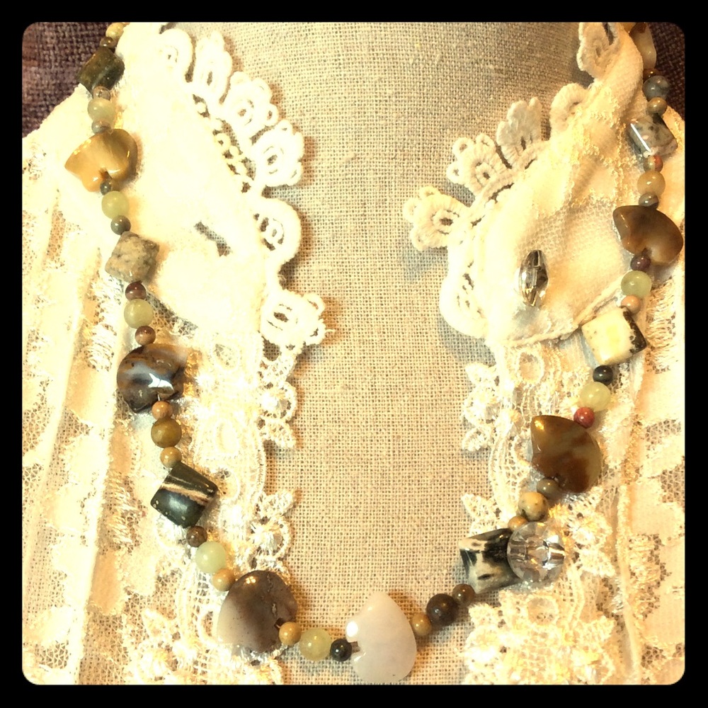 Stone necklace🎨